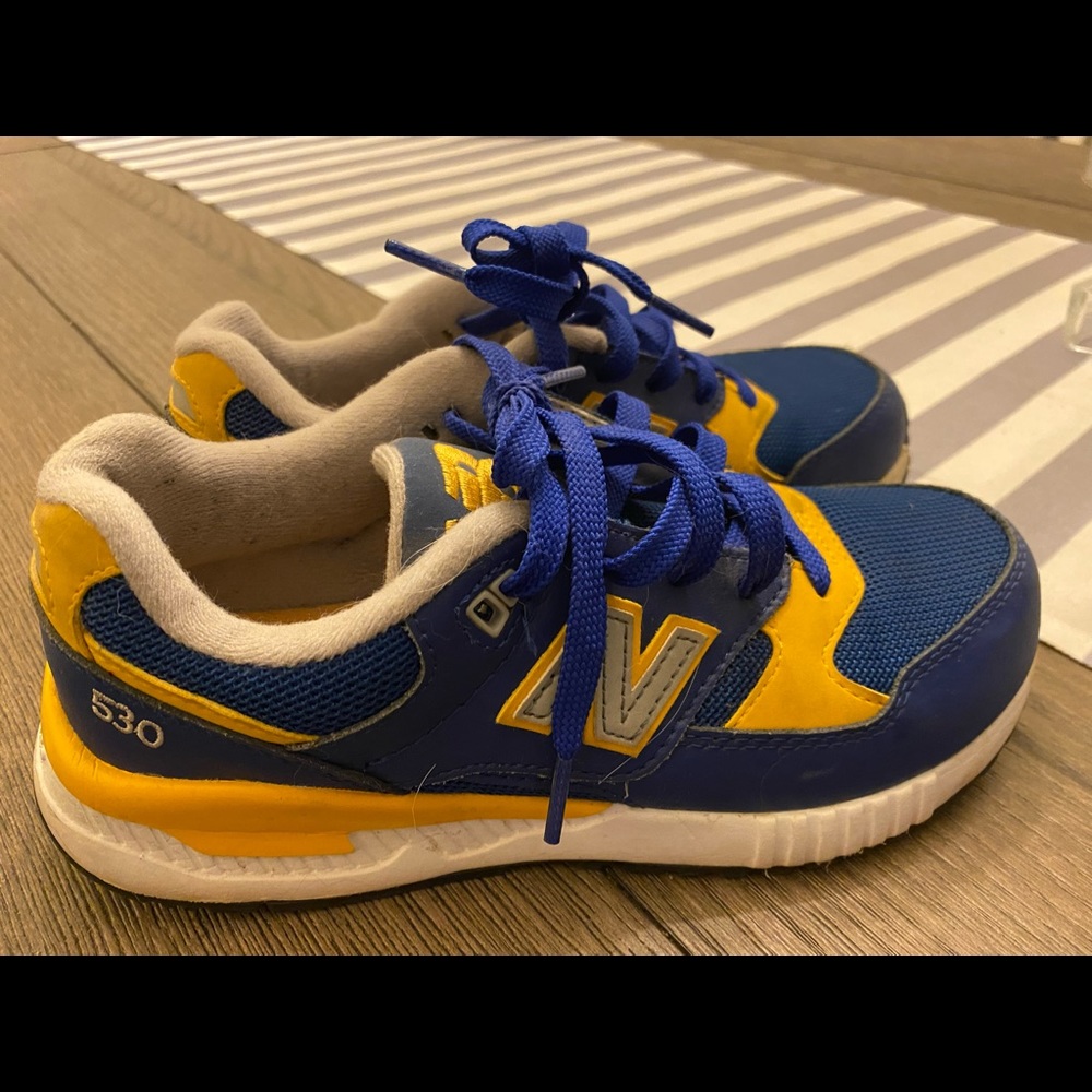 New Balance tennis shoes 530